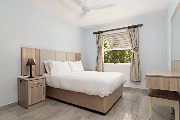 Chakas Cove 38 Main Bedroom